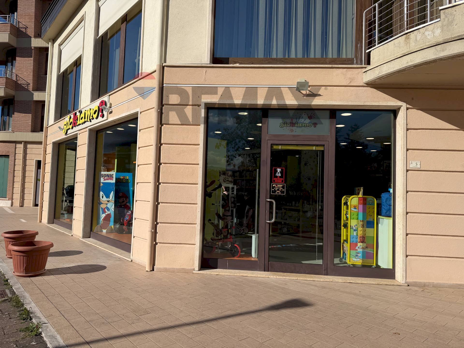Edificio all\'aperto - Attività Commerciale Via dei Pentri
1, Castel di Sangro - foto 3