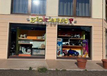 Edificio all\'aperto - Commercial Activity Via dei Pentri
 
1, Castel di Sangro - photo 6