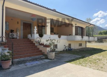 Casa all\'aperto - Villa Via Torre
 
31, Introdacqua - foto 1