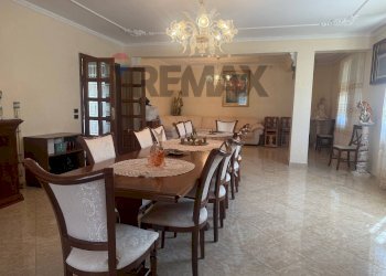 Sala da pranzo - Villa Via Torre
 
31, Introdacqua - foto 6
