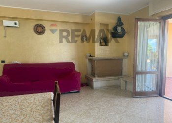 Soggiorno - Villa Via Torre
 
31, Introdacqua - foto 14