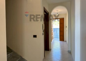 Hall / corridoio - Casa indipendente Via Volturno
 
24, Scapoli - foto 11