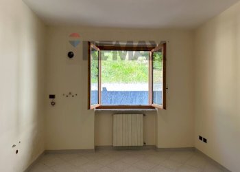 Stanza vuota - Casa indipendente Via Volturno
 
24, Scapoli - foto 26