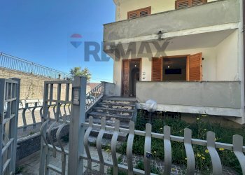 Terrazza - Casa indipendente Via Volturno
 
24, Scapoli - foto 41