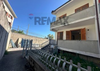 Terrazza - Casa indipendente Via Volturno
 
24, Scapoli - foto 44
