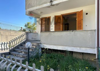 Terrazza - Casa indipendente Via Volturno
 
24, Scapoli - foto 45
