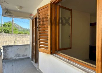 Balcone - Casa indipendente Via Volturno
 
24, Scapoli - foto 48