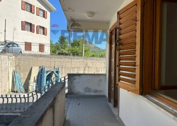 Balcone - Casa indipendente Via Volturno
 
24, Scapoli - foto 49