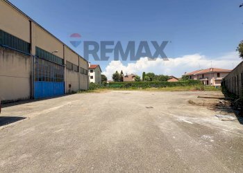 Edificio all\'aperto - Shed Via Silvio Pellico
11, Trezzo sull'Adda - photo 1
