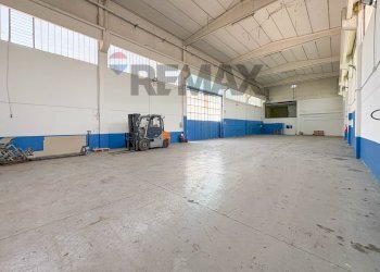 CAPANNONE INTERNO - Shed Via Silvio Pellico
11, Trezzo sull'Adda - photo 6