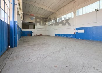 CAPANNONE INTERNO - Shed Via Silvio Pellico
11, Trezzo sull'Adda - photo 8