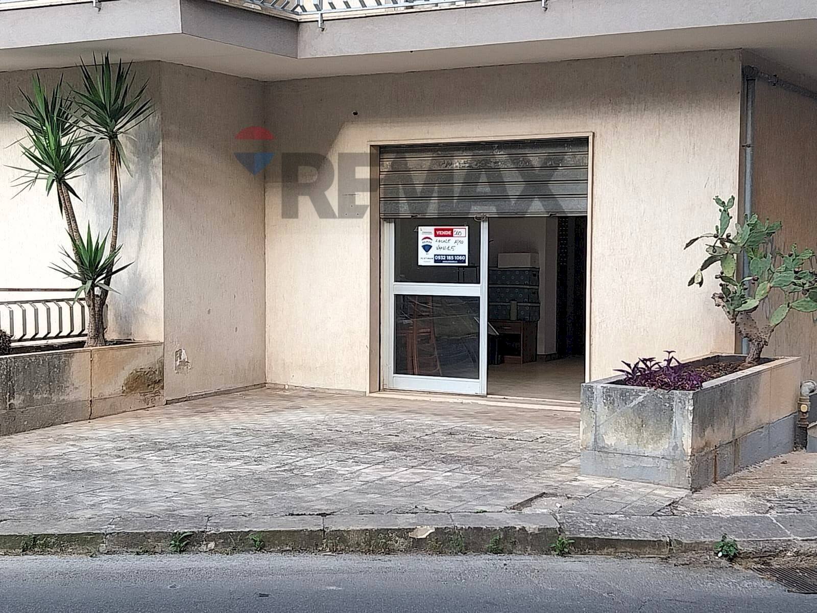 Edificio all\'aperto - Ufficio via Trani
 
59, Modica - foto 1