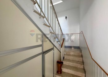 Scale - Four-room apartment Via Roma
 
56, Ragusa - photo 4