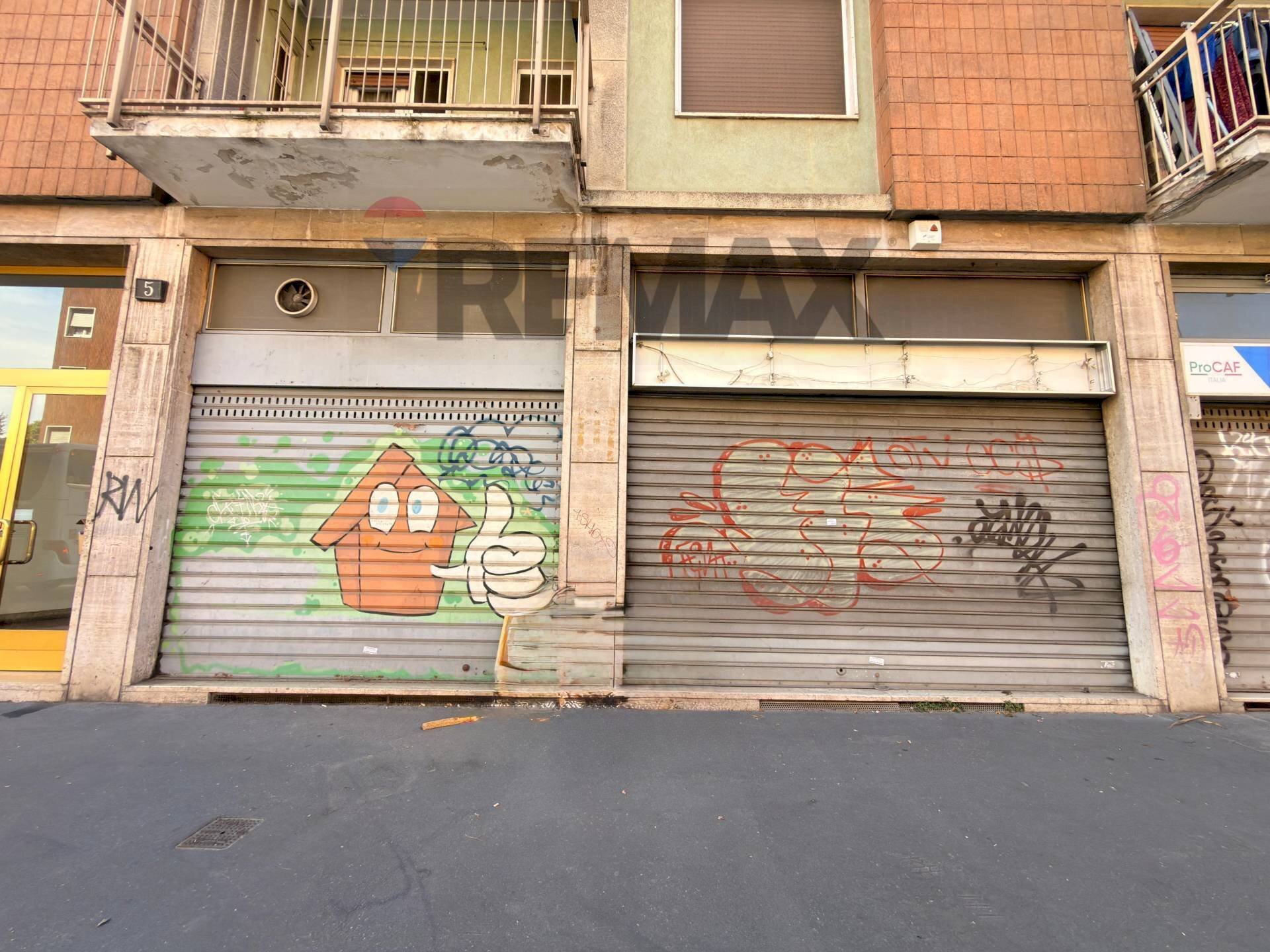 Edificio all\'aperto - Shop via ajaccio
 
5, Milano - photo 1