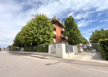 Edificio all\'aperto - Four-room apartment via toscana
 
17, San Giuliano Milanese - photo 1