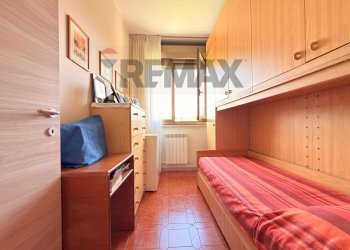 Camera / camera da letto - Four-room apartment via toscana
 
17, San Giuliano Milanese - photo 35
