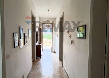 Hall / corridoio - Independent house Via Angelo Fanara
 
22, Valderice - photo 5