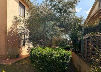Foto 1 - Quadrilocale Via Roma
 
25, Capalbio - foto 1
