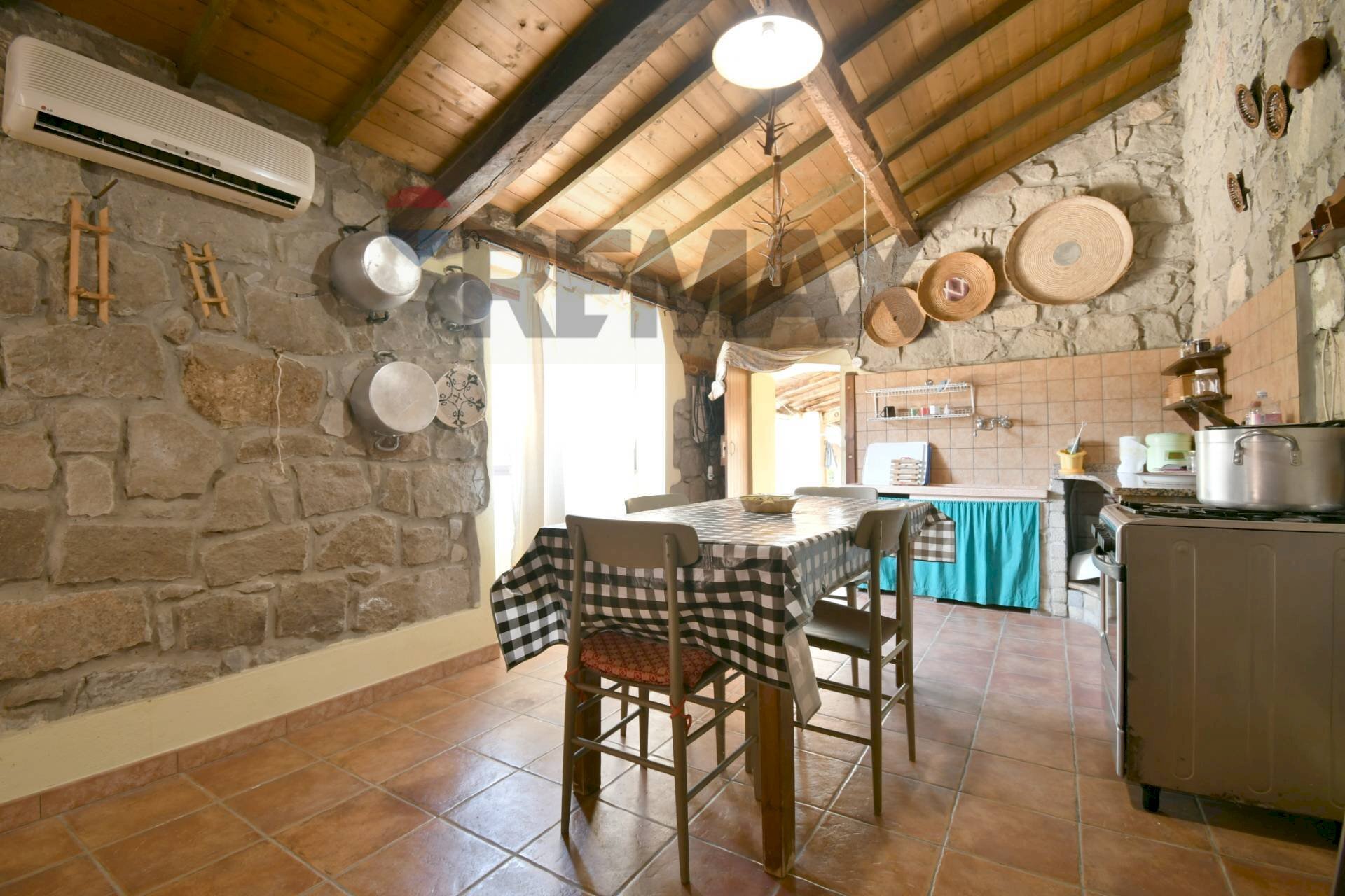 Sala da pranzo - Independent house Via San Vitalia
 
66, Serrenti - photo 2