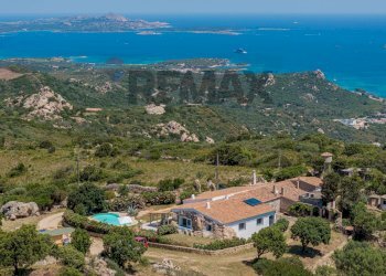 Vista delle montagne - Villa LOCALITA' SARRA DI ENTU
50, Arzachena - photo 1