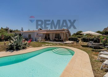 Piscina - Villa LOCALITA' SARRA DI ENTU
50, Arzachena - photo 24