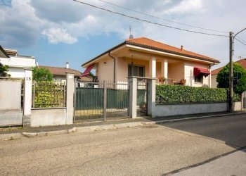 Facciata - Villa via Fratelli Rosselli, 17, Grugliasco - photo 1