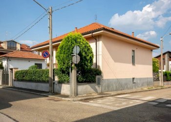 Facciata - Villa via Fratelli Rosselli, 17, Grugliasco - photo 4