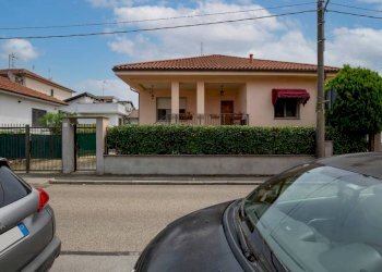 Facciata - Villa via Fratelli Rosselli, 17, Grugliasco - photo 9