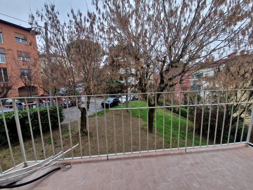 Terrazzo - Three-room apartment via dell'Uccellino, Bologna (neighborhood Savena) - photo 3