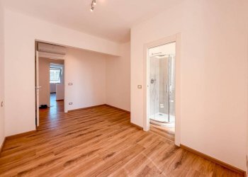 Camera da letto - Appartamento via 20 Settembre, Genova (zona Centro) - foto 19