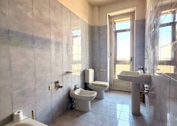 Bagno - Appartamento via Alcide De Gasperi, 34, Carmagnola - foto 18
