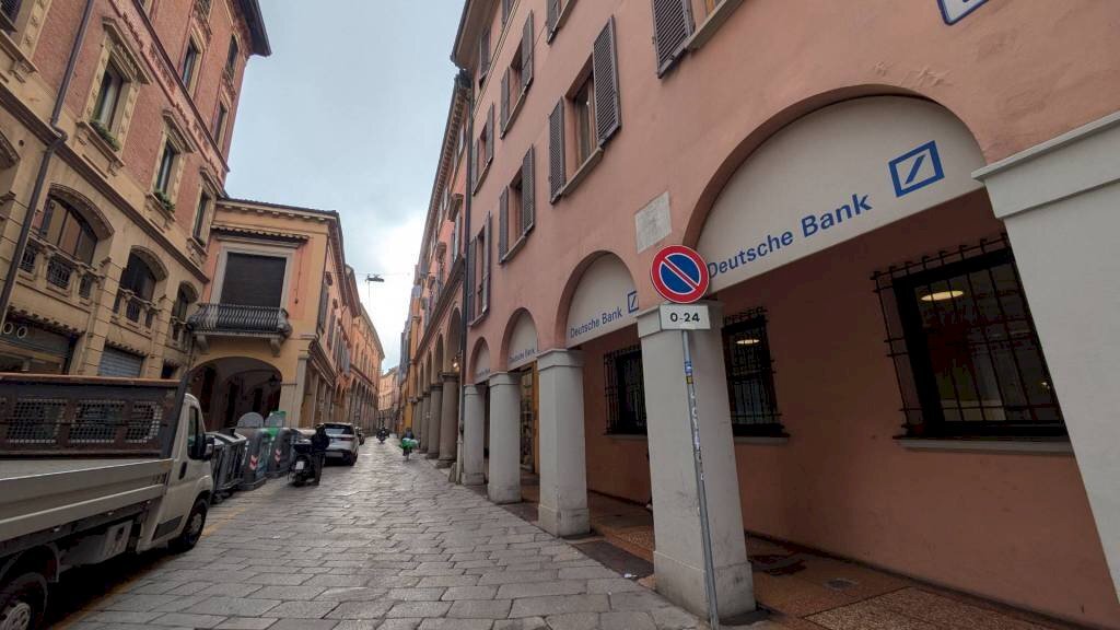 Zona - Shop Bologna (neighborhood Colli) - photo 2