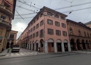 Zona - Shop Bologna (neighborhood Colli) - photo 3