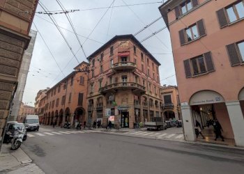 Zona - Shop Bologna (neighborhood Colli) - photo 4