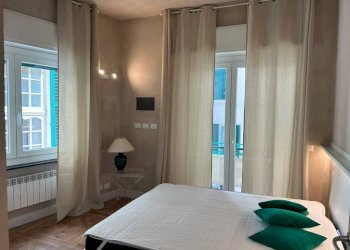 Camera da letto - Trilocale via David Chiossone, Genova - foto 16