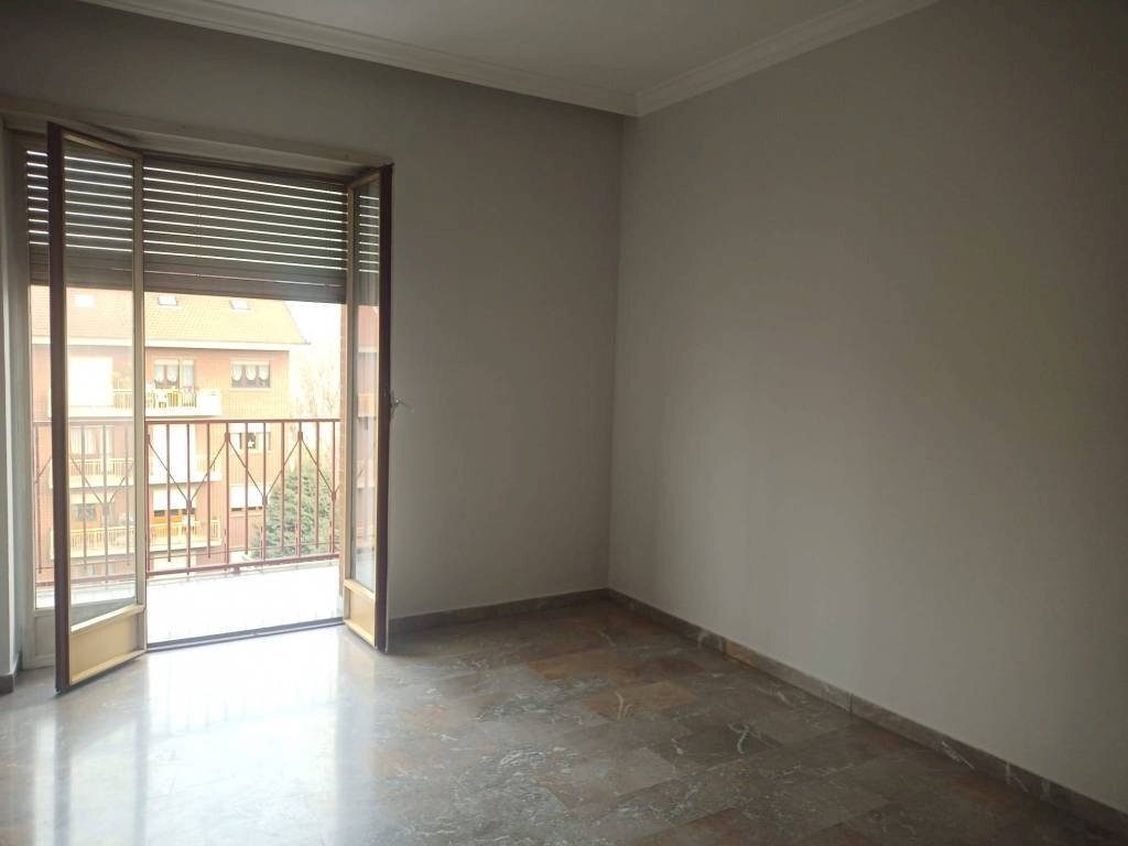 Stanza non arredata - Three-room apartment via Pastrengo, 35, Moncalieri - photo 1