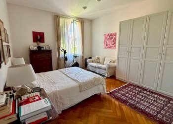Camera da letto - Appartamento via Villini di Sturla, 2, Genova (zona Quarto) - foto 3
