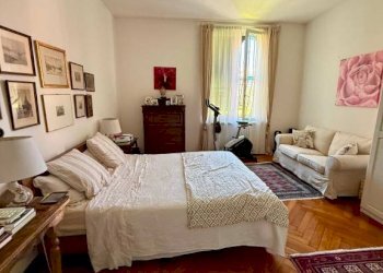 Camera da letto - Appartamento via Villini di Sturla, 2, Genova (zona Quarto) - foto 4