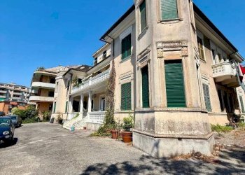 Facciata - Appartamento via Villini di Sturla, 2, Genova (zona Quarto) - foto 35