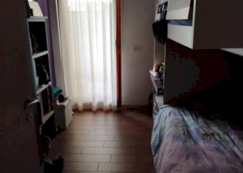 Camera da letto - Three-room apartment via Tonale, 13, Sondrio - photo 10