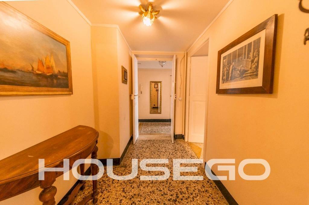 Corridoio - Three-room apartment via della Maddalena, 32, Genova - photo 2