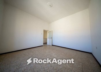 Camera da letto - Four-room apartment via Cagliari, 11, Sorso - photo 12