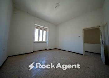 Camera da letto - Four-room apartment via Cagliari, 11, Sorso - photo 13
