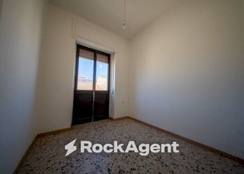 Camera da letto - Four-room apartment via Cagliari, 11, Sorso - photo 14