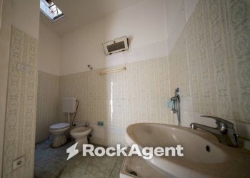 Bagno - Four-room apartment via Cagliari, 11, Sorso - photo 18