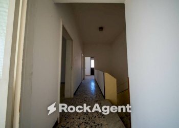 Corridoio - Four-room apartment via Cagliari, 11, Sorso - photo 19