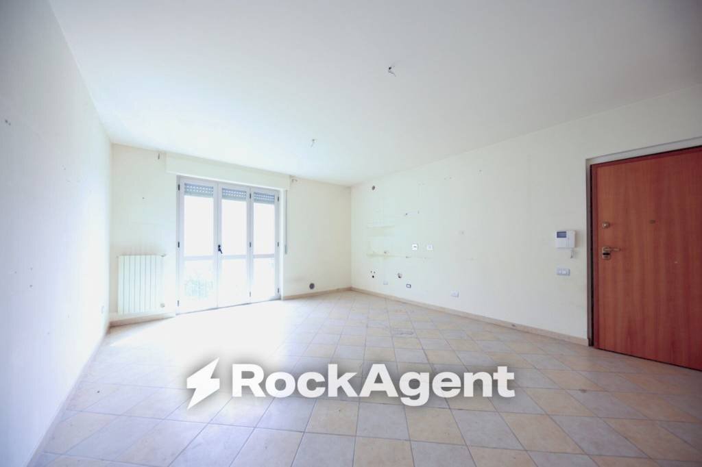 Cucina - Appartamento via Tortona, 84, Alessandria - foto 3