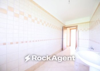 Bagno - Two-room apartment via Tortona, 84, Alessandria - photo 11