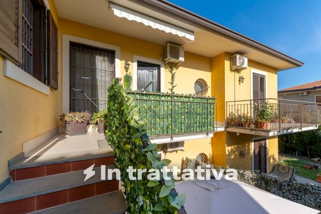 Terrazzo - Three-room apartment via M. Amari, 12, Trecastagni - photo 1