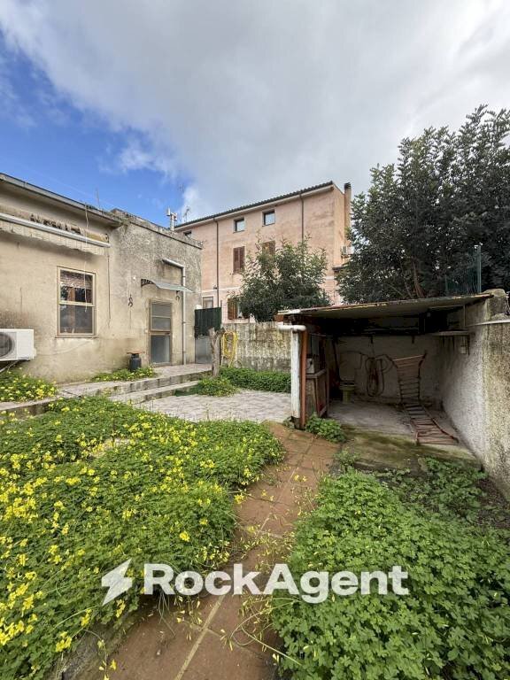 Giardino - Casa indipendente via Francesco Cossiga, 128, Siligo - foto 1